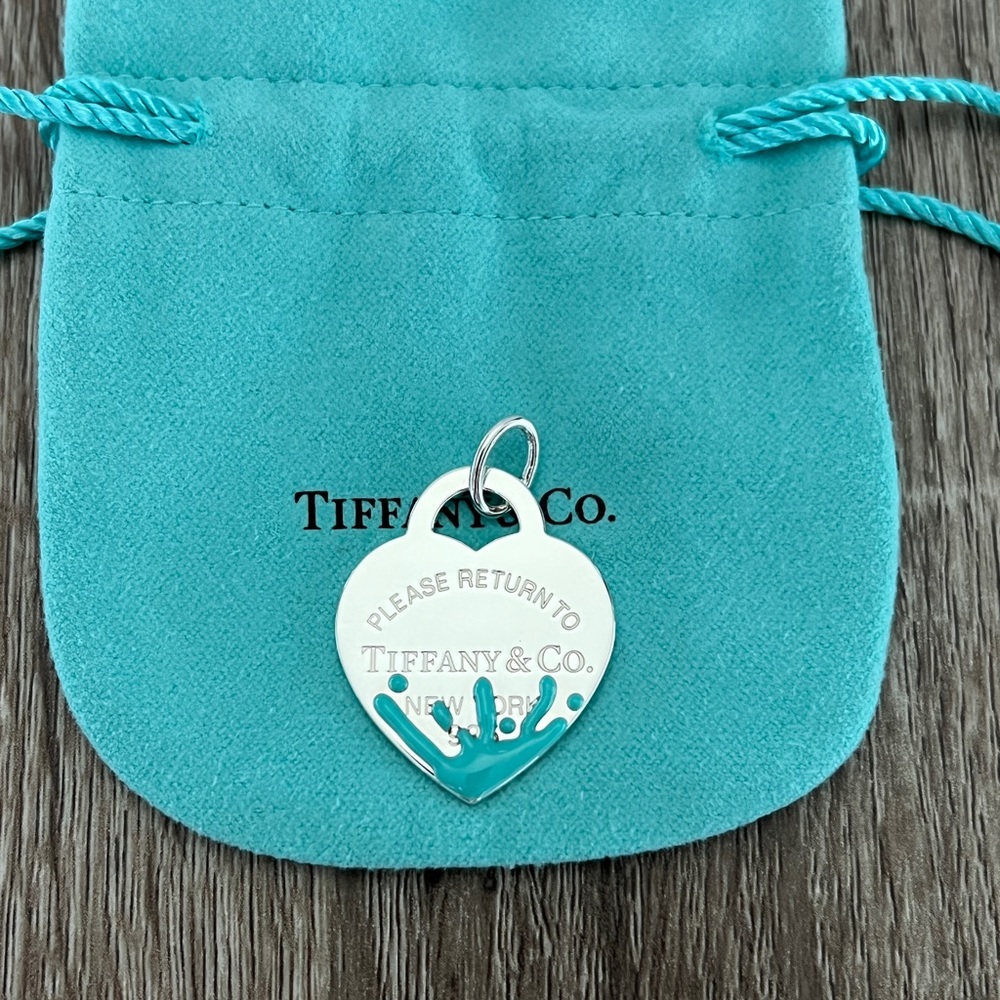 Large blue enamel‎ splash charm